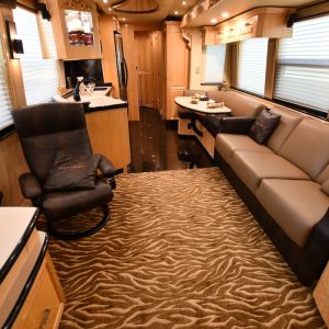 2004prevostroyalexlii_mot072524-02