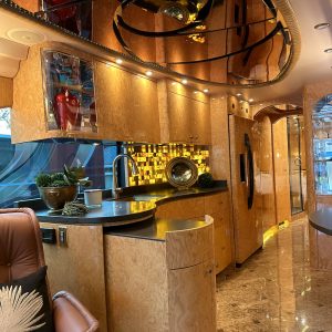 2008prevostmillenniumh_brogan100423-18