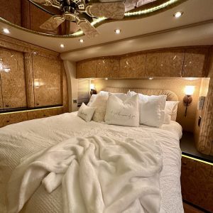 2008prevostmillenniumh_brogan100423-24